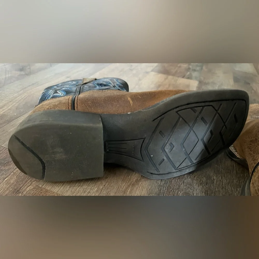 Ariat Kids Tombstone western boots. Sz 1.5